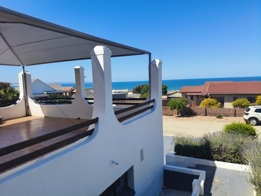3 Bedroom Property for Sale in Wavecrest Eastern Cape
